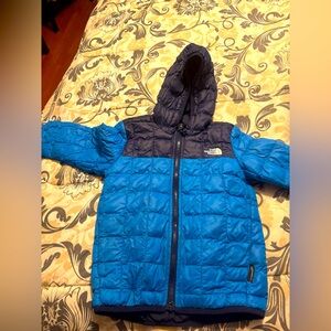Used North Face 5T jacket